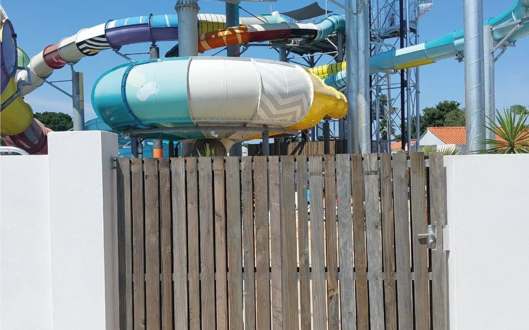 Création d&rsquo;un bardage en bois claire-voie au Camping Le Château à Saint-Hilaire-de-Riez